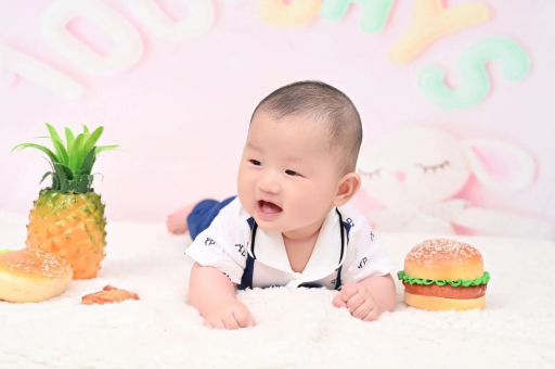 桂阳宝宝在妈妈肚子里